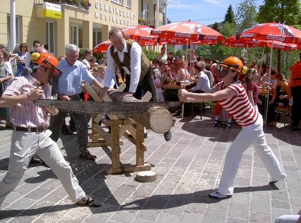 Frhschoppen am Dorfplatz 2005