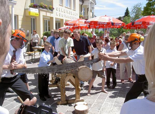 Frhschoppen am Dorfplatz 2005