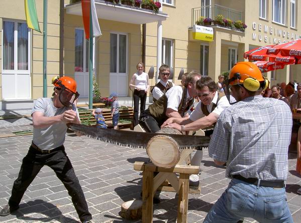 Frhschoppen am Dorfplatz 2005