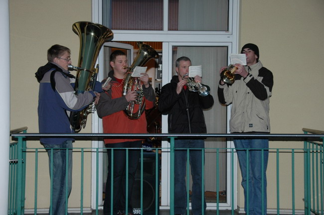 Weihnachtsbaum aufstellen 2007